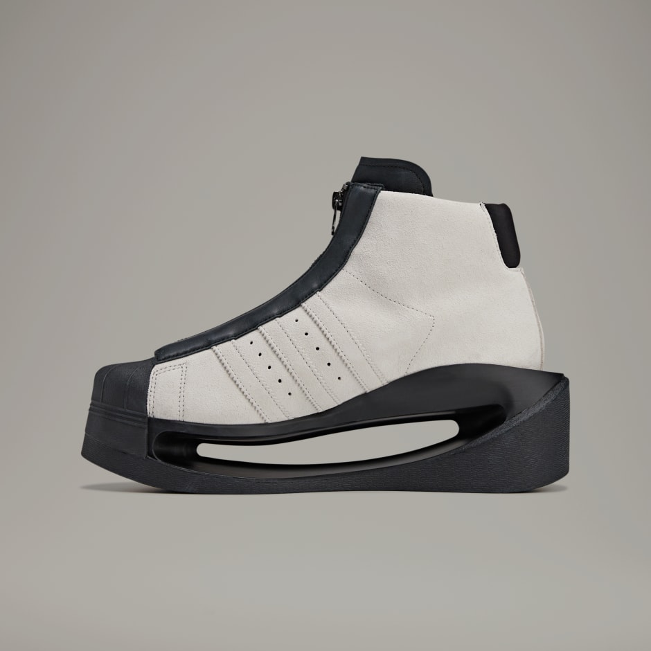 Y-3 Gendo Pro Model