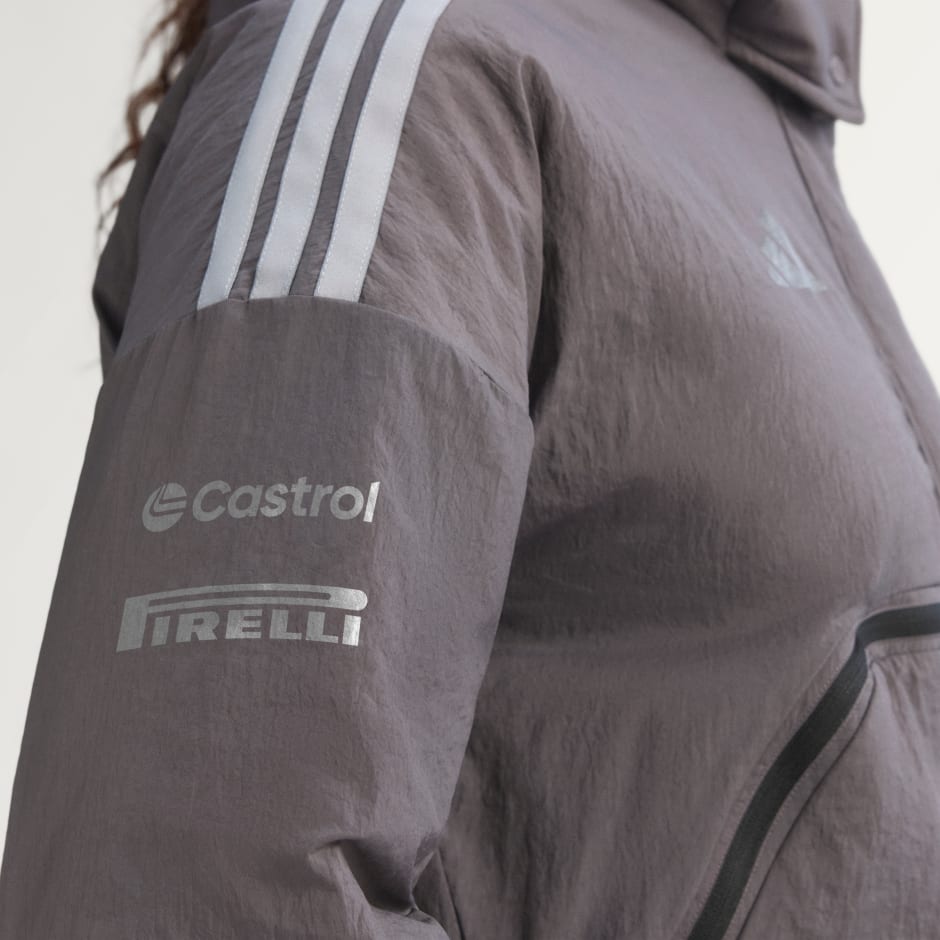 JACHETĂ CĂPTUȘITĂ AUDI REVOLUT F1 TEAM ENGINEERS & MARKETING