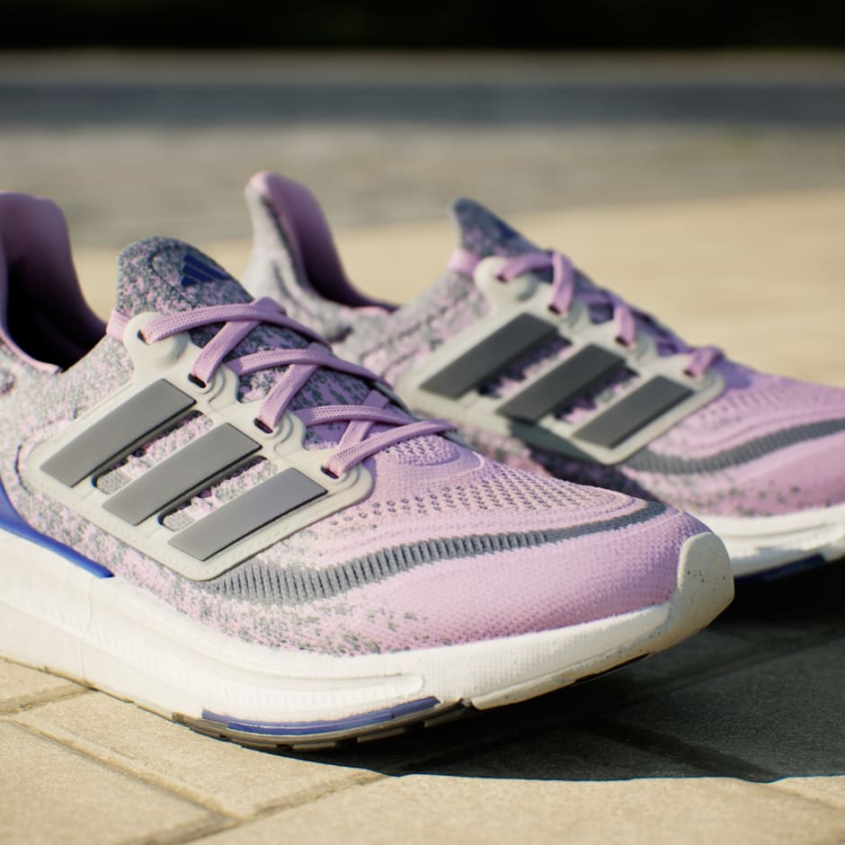 Light purple hot sale adidas shoes