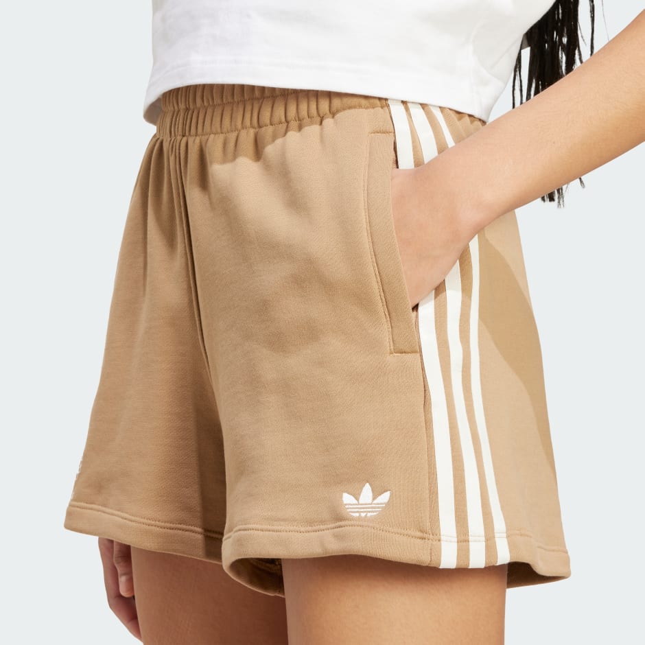 Graphic Crest Loose Shorts