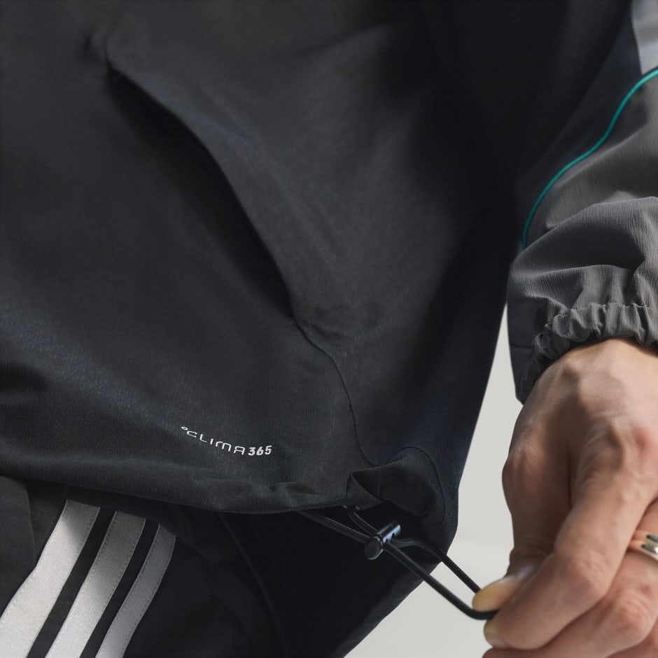 JAKNA ZA KI&Scaron;U MERCEDES - AMG PETRONAS FORMULA 1 TEAM MECHANICS