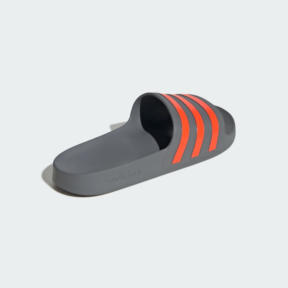 Adilette Aqua Slides