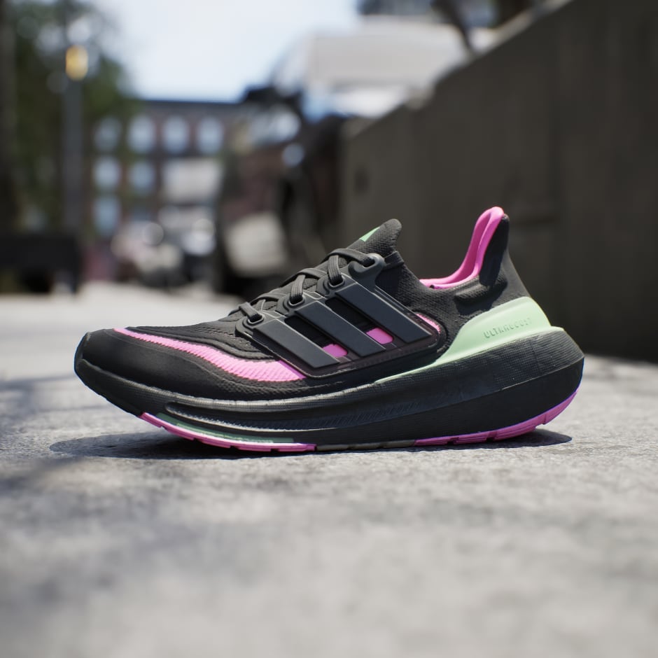 נעלי Ultraboost Light 