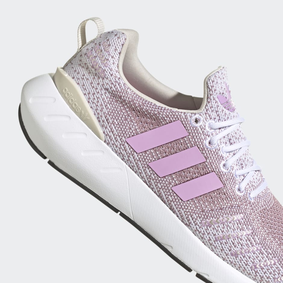 Tenis Swift Run 22
