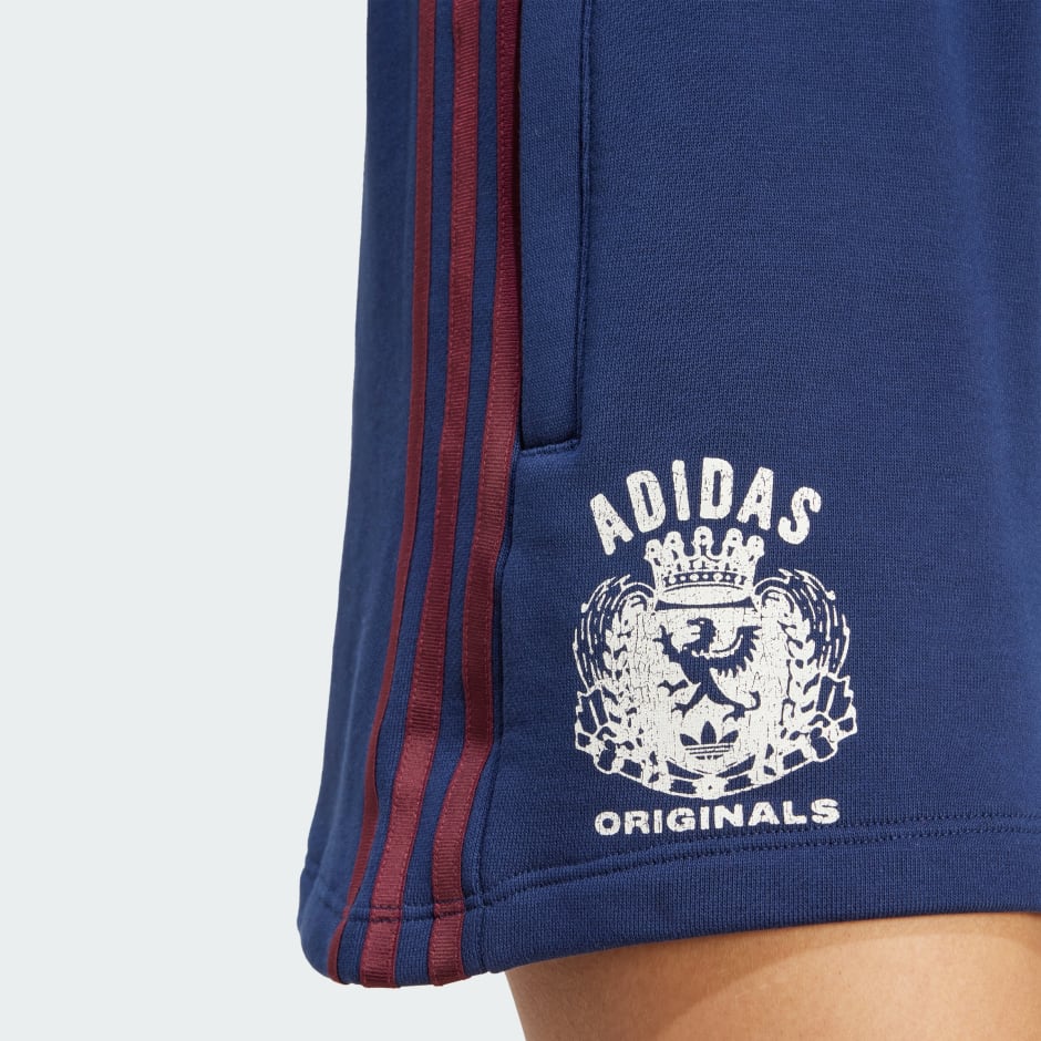 Graphic Crest Loose Shorts