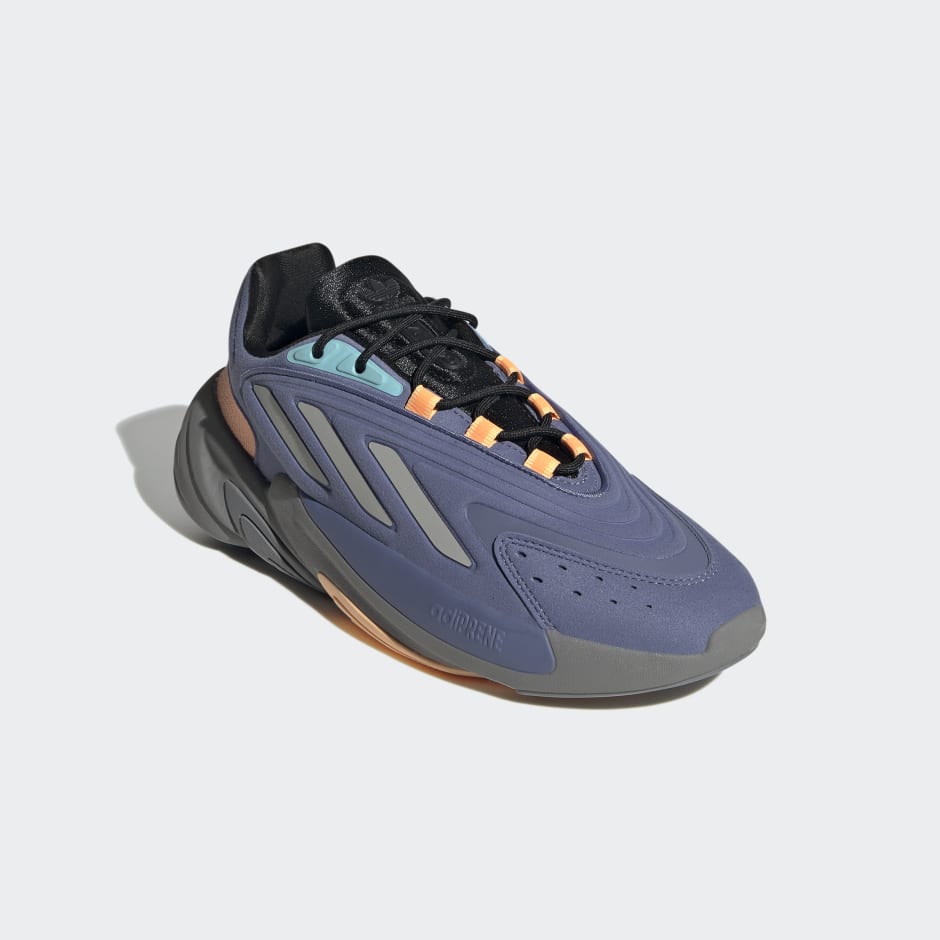 OZELIA W
