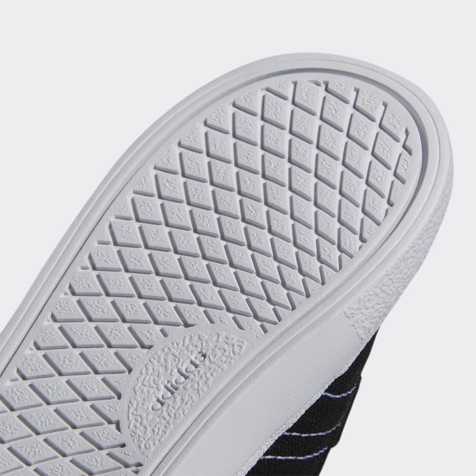 VULCRAID3R Skateboarding Shoes