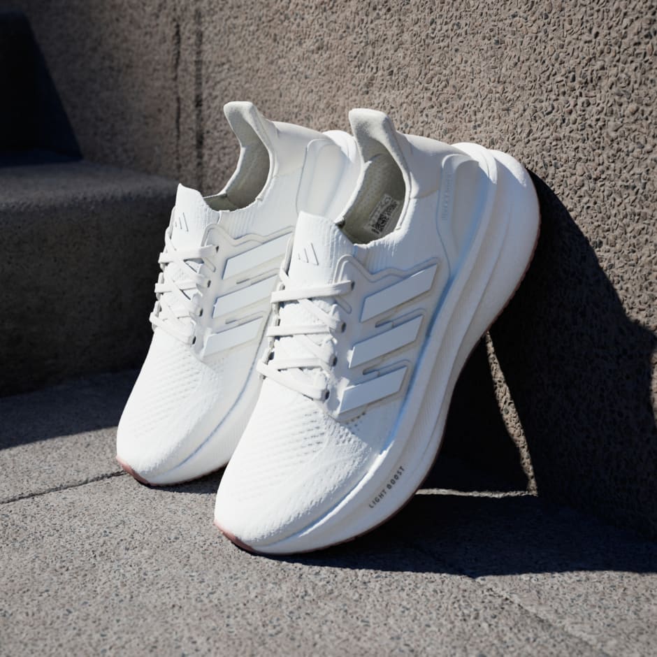 حذاء Ultraboost Light 2.0
