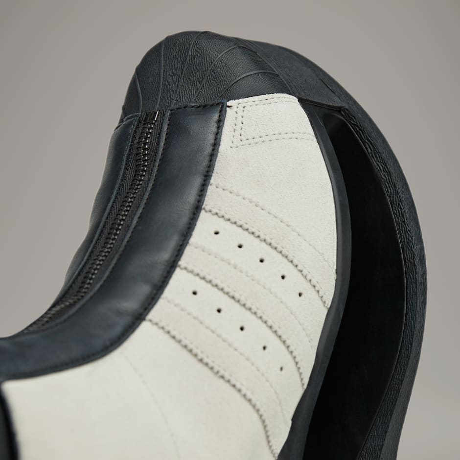 Y-3 Gendo Pro Model