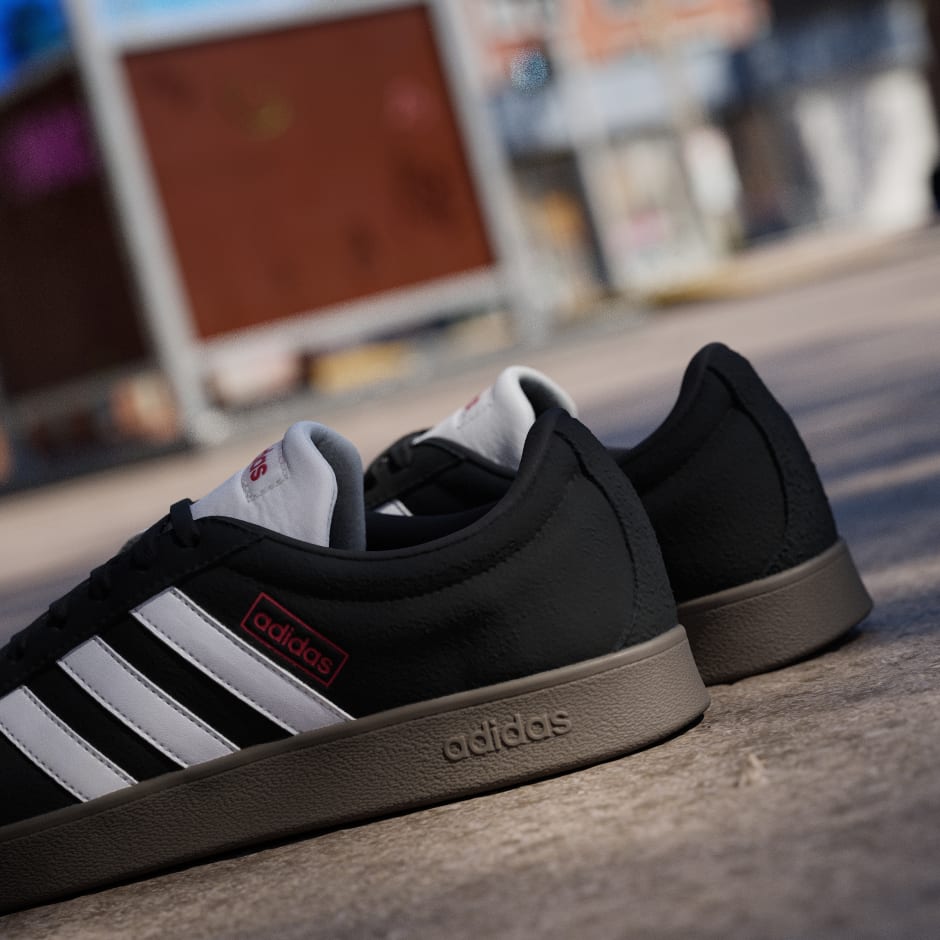 VL Court Classic Shoes