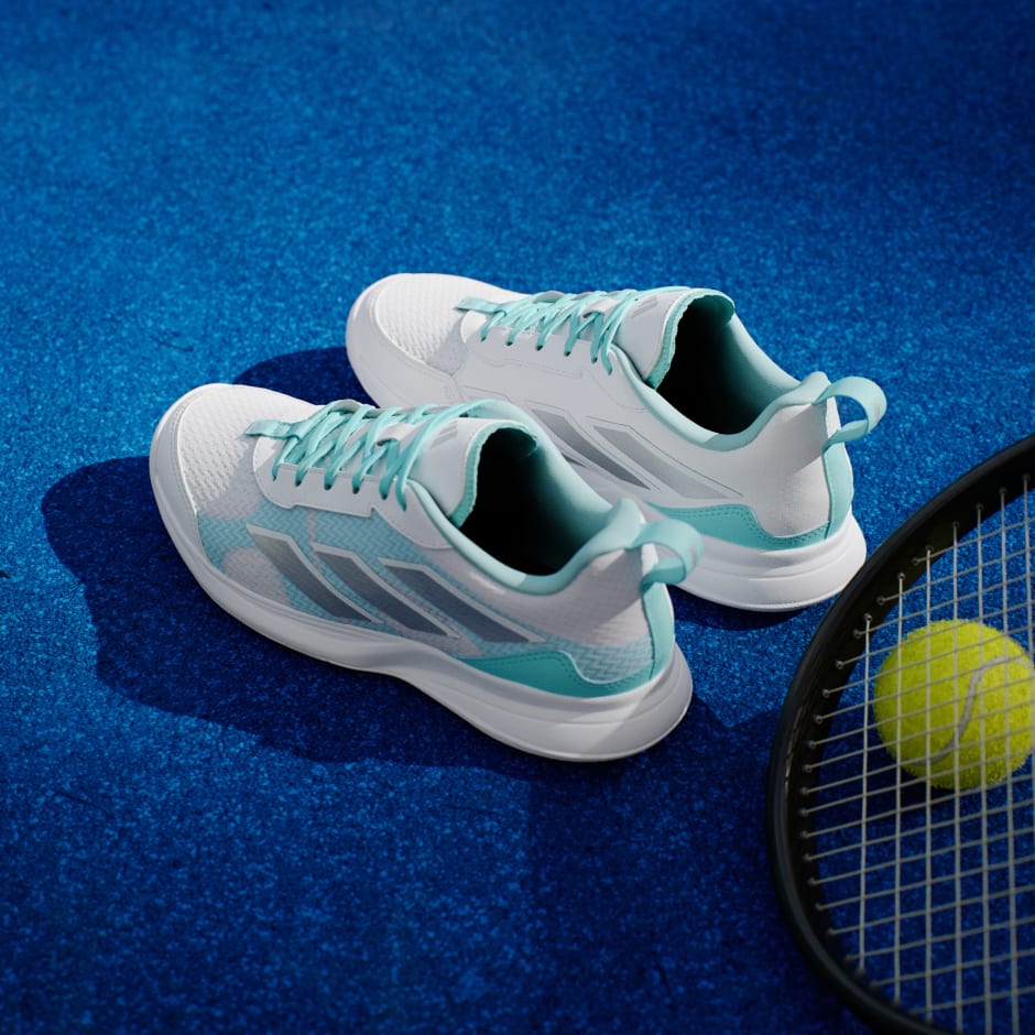 Avaflash Low Tennis Shoes