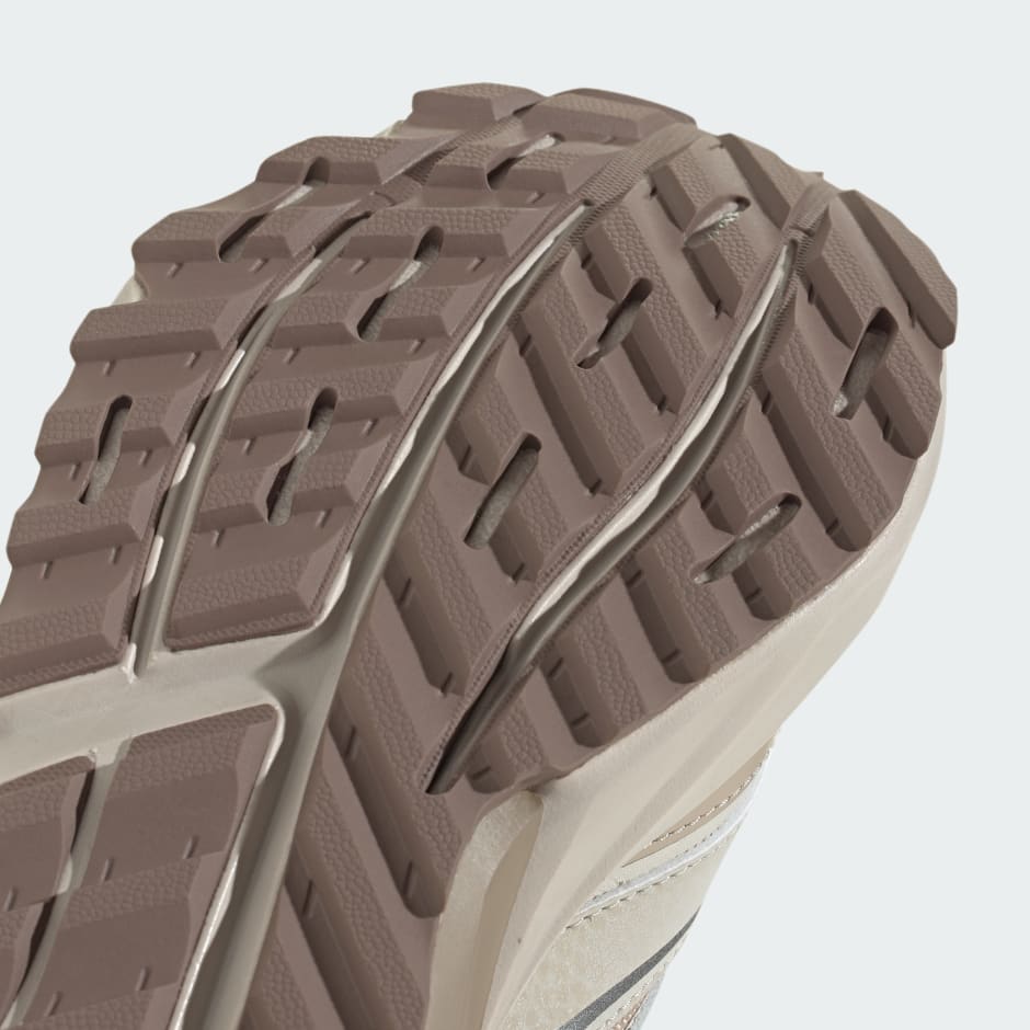 Lightblaze ATR 鞋款