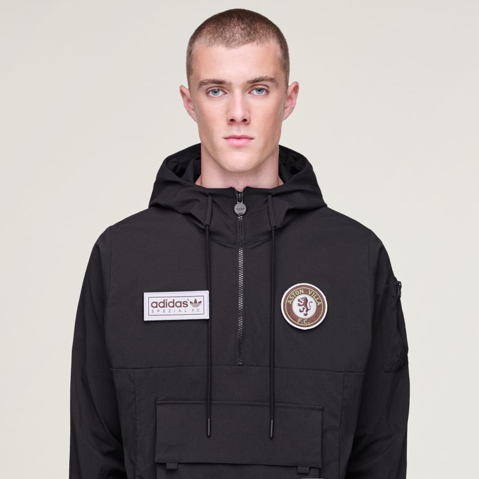 JACHETĂ ASTON VILLA SPZL F.C.