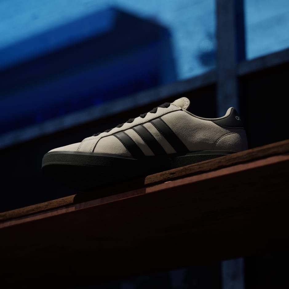 Pantofi Grand Court Base anii 2000