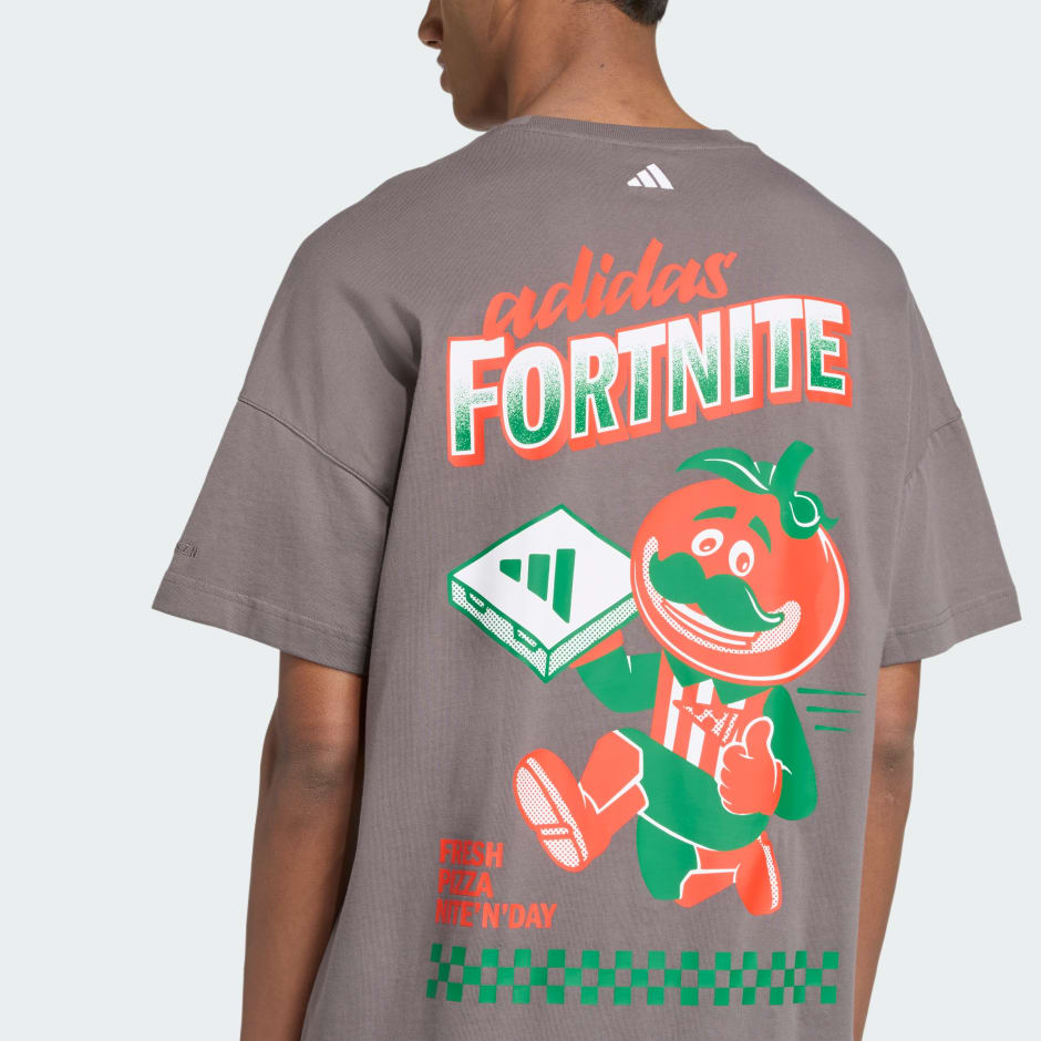 تي شيرت فضفاض ذات تصميم جرافيكي من تصميم أديداس وFortnite