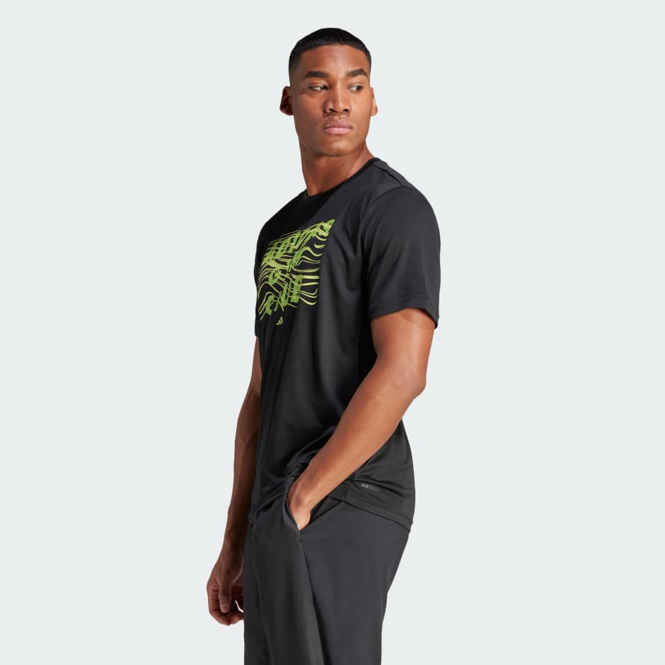 Nike Dri-FIT Men's Graphic Training T-Shirt