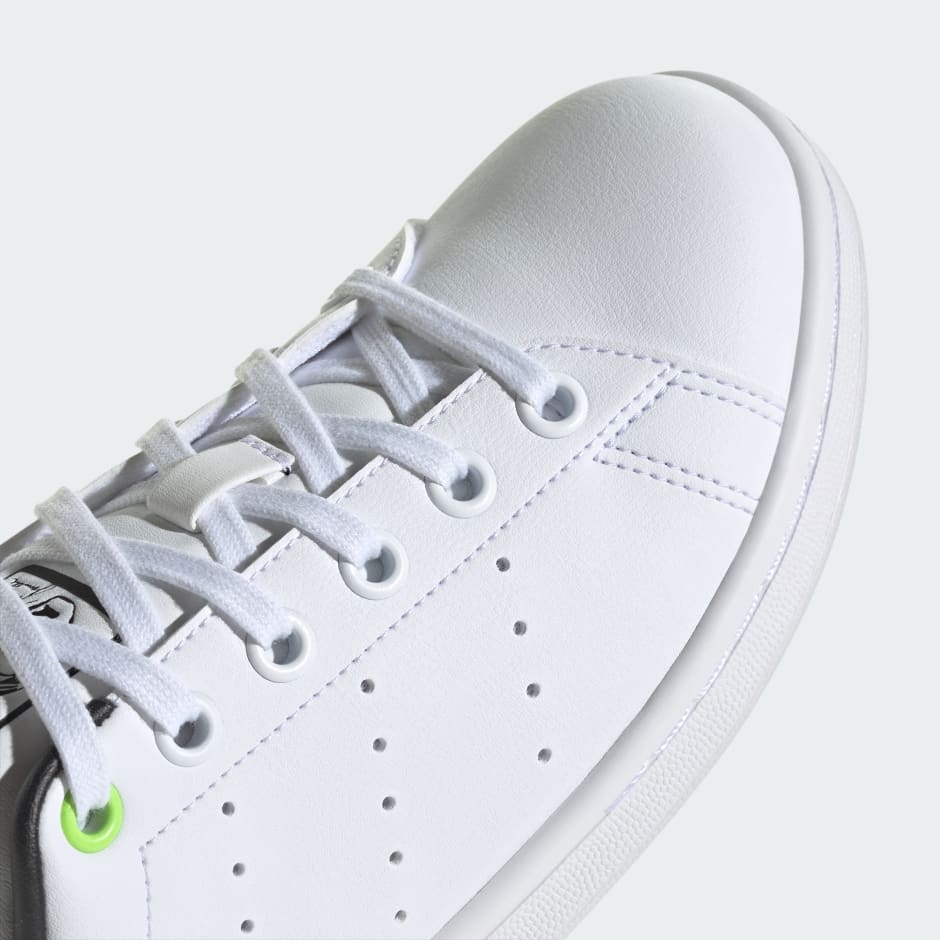 STAN SMITH J
