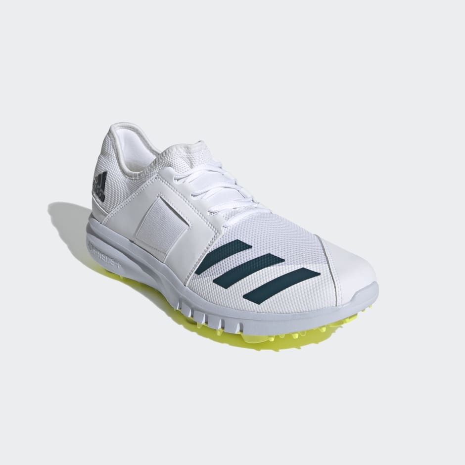 adidas howzat spike 20 cricket shoes