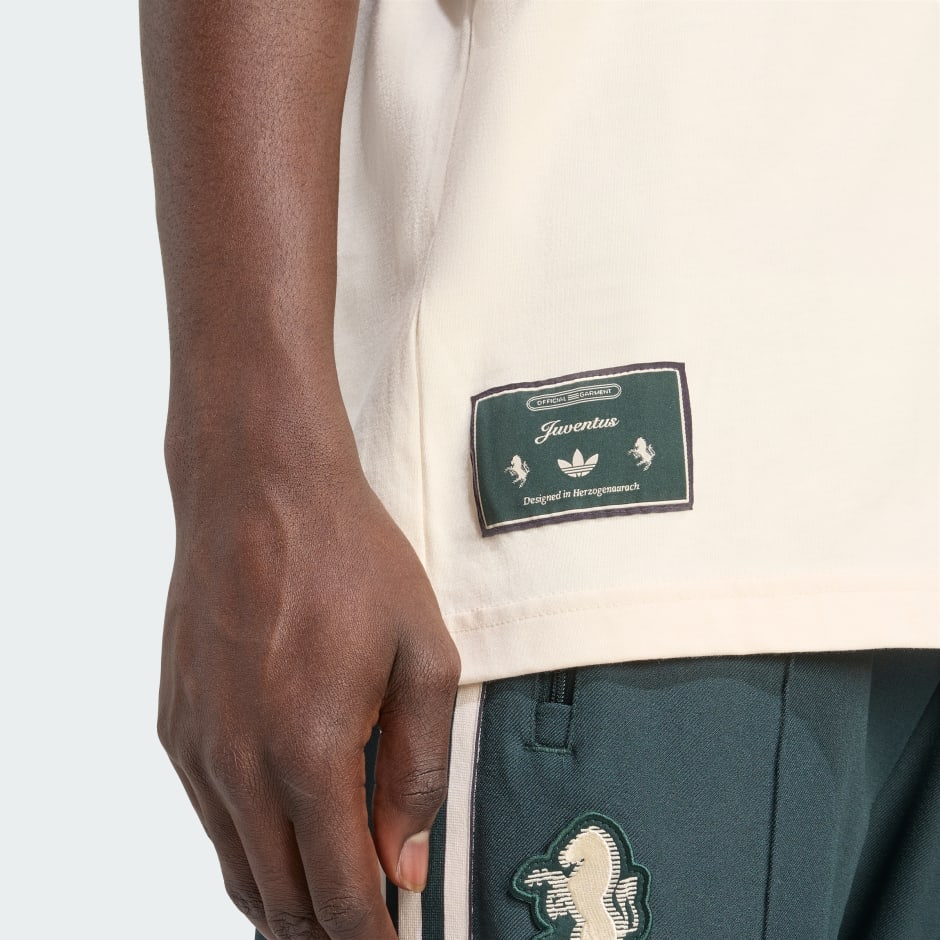 Juventus Terrace Icons Tee