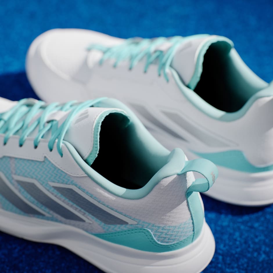 Avaflash Low Tennis Shoes
