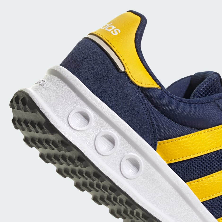 Run 84 Shoes