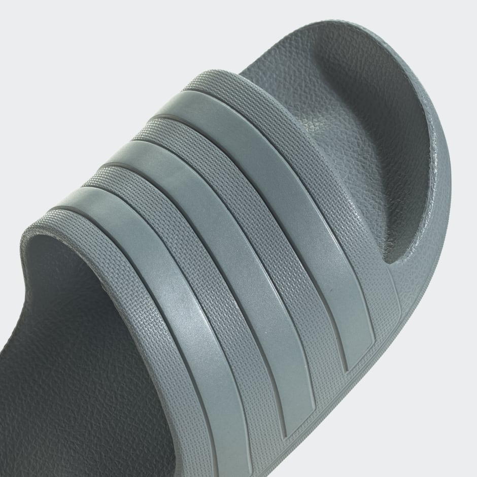 Adilette Aqua Slides