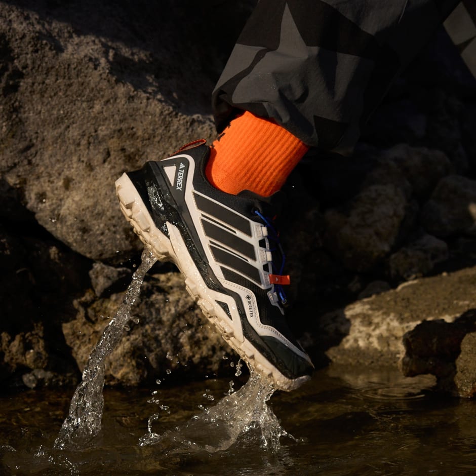 Terrex Skychaser GORE-TEX 登山鞋