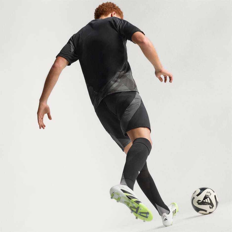 Predator Elite Laceless Firm Ground Boots