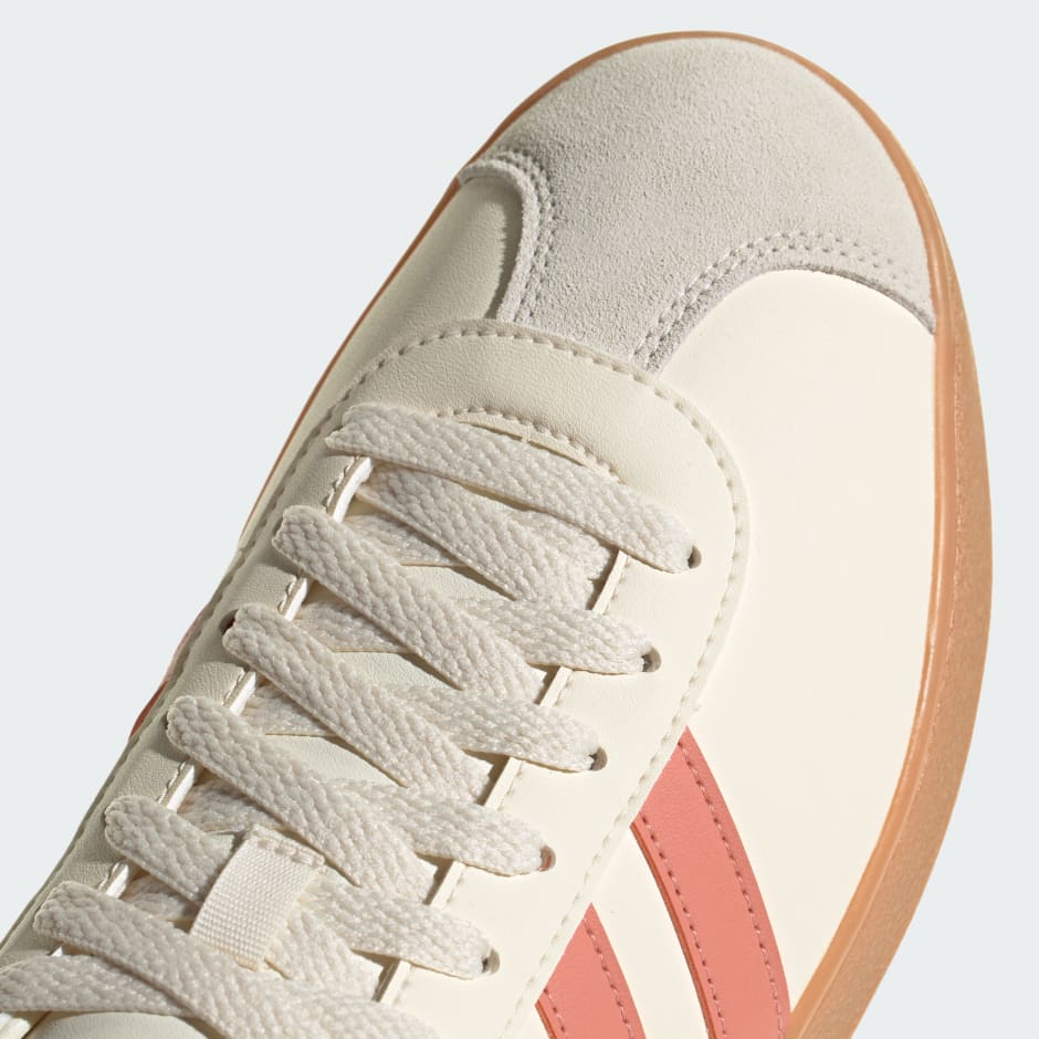 VL Court Classic Shoes