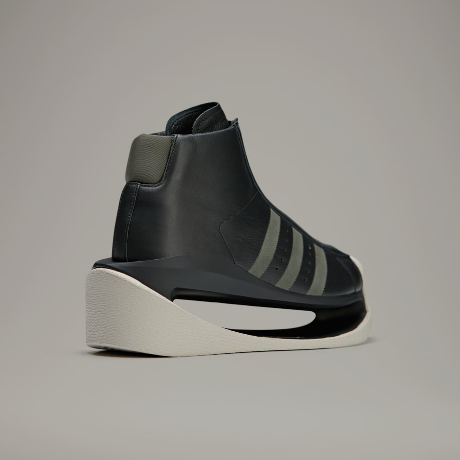Y-3 Gendo Pro Model