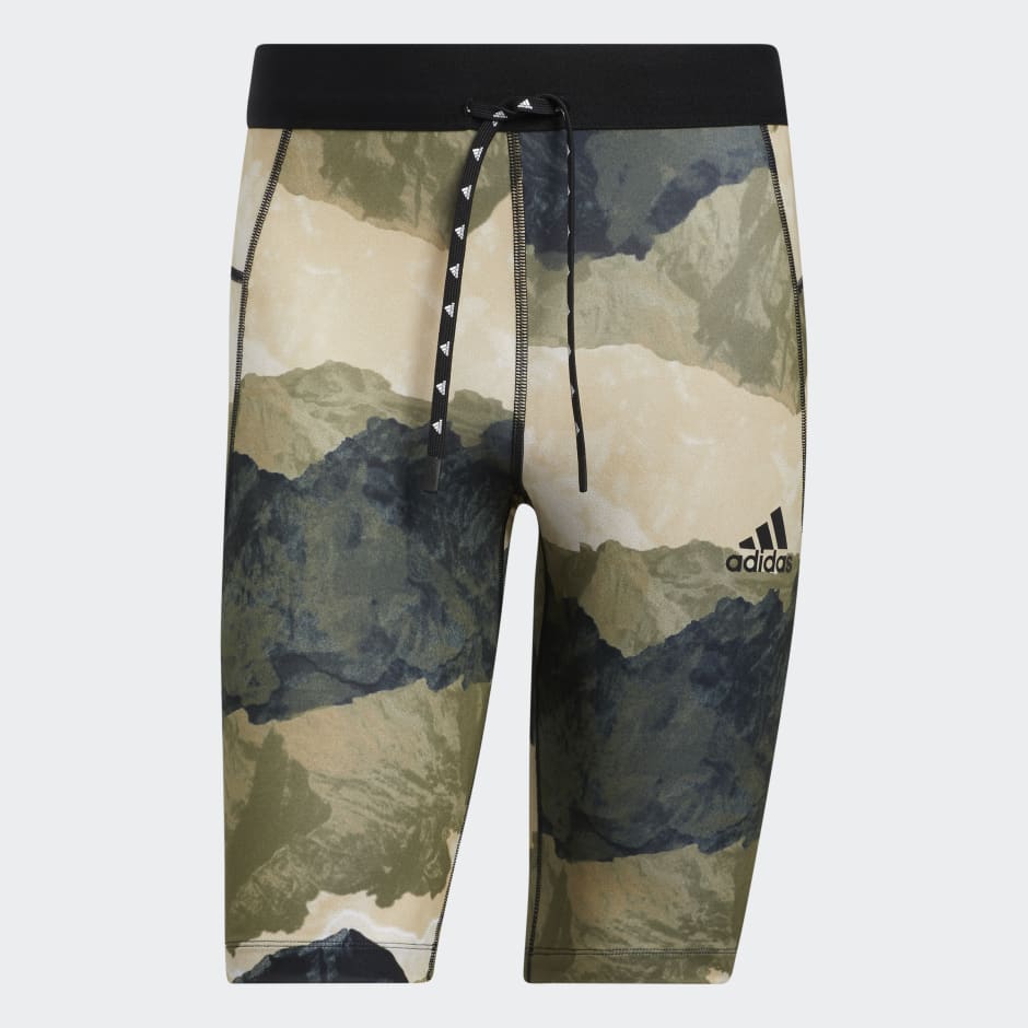 Earth Graphic Fitted Yoga Shorts