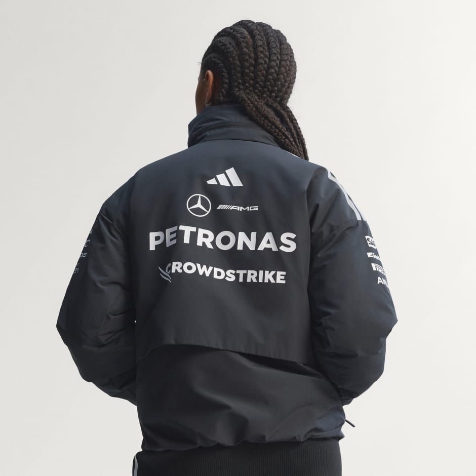 JACHETĂ MERCEDES - AMG PETRONAS FORMULA 1 TEAM ENGINEERS