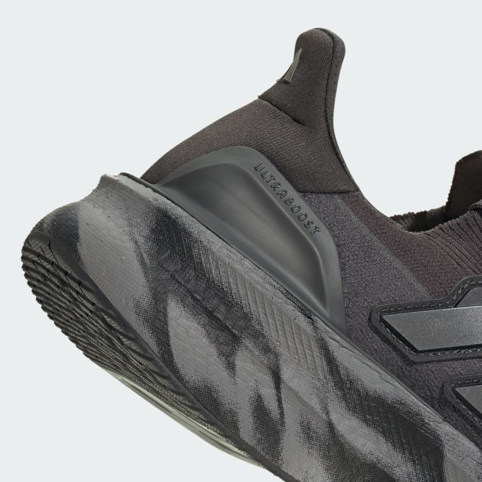 נעלי Ultraboost 5