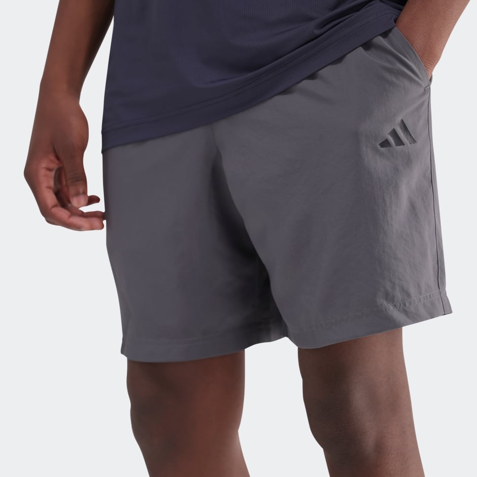 Train Essentials Woven Training Shorts