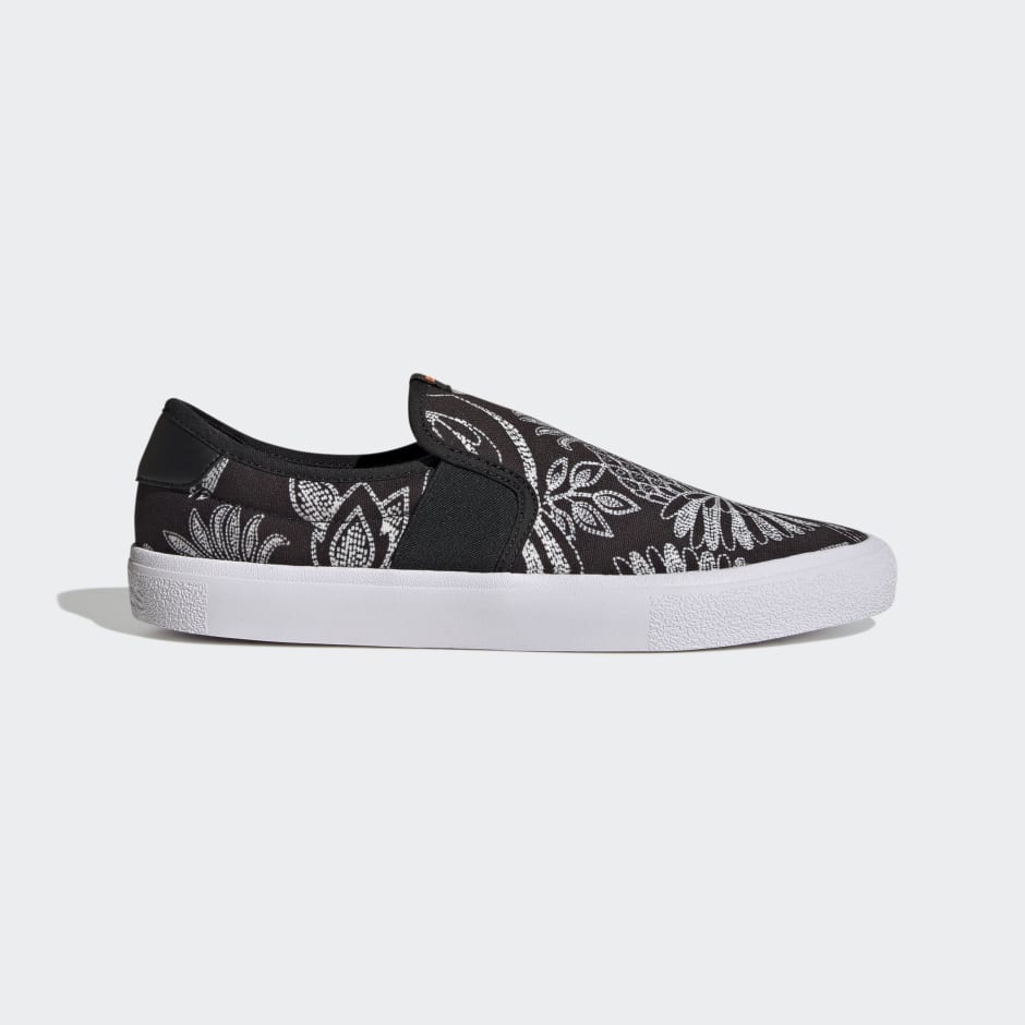 Vulc Raid3r Lifestyle Skateboarding Slip-On Canvas Graphic Print Shoes image number null