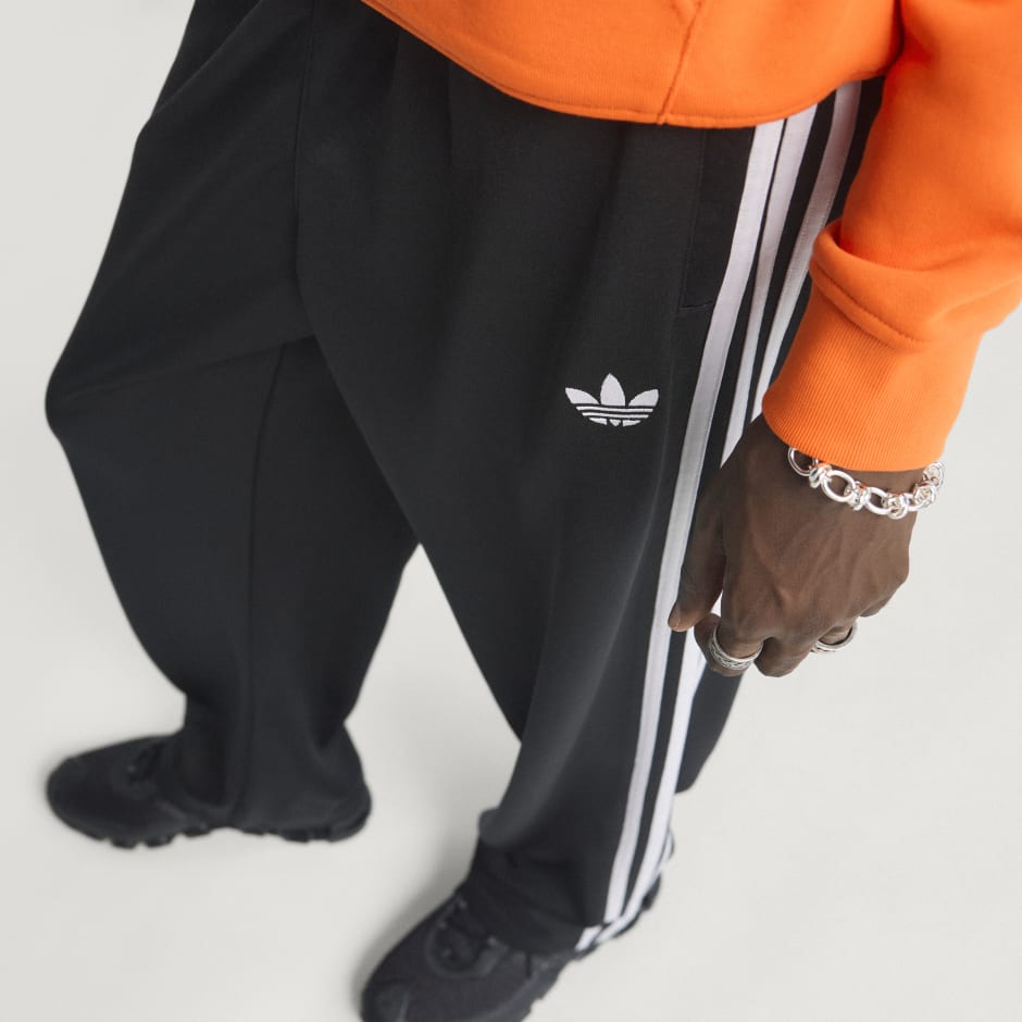 PANTALONI DE TRENING LEJERI ADICOLOR