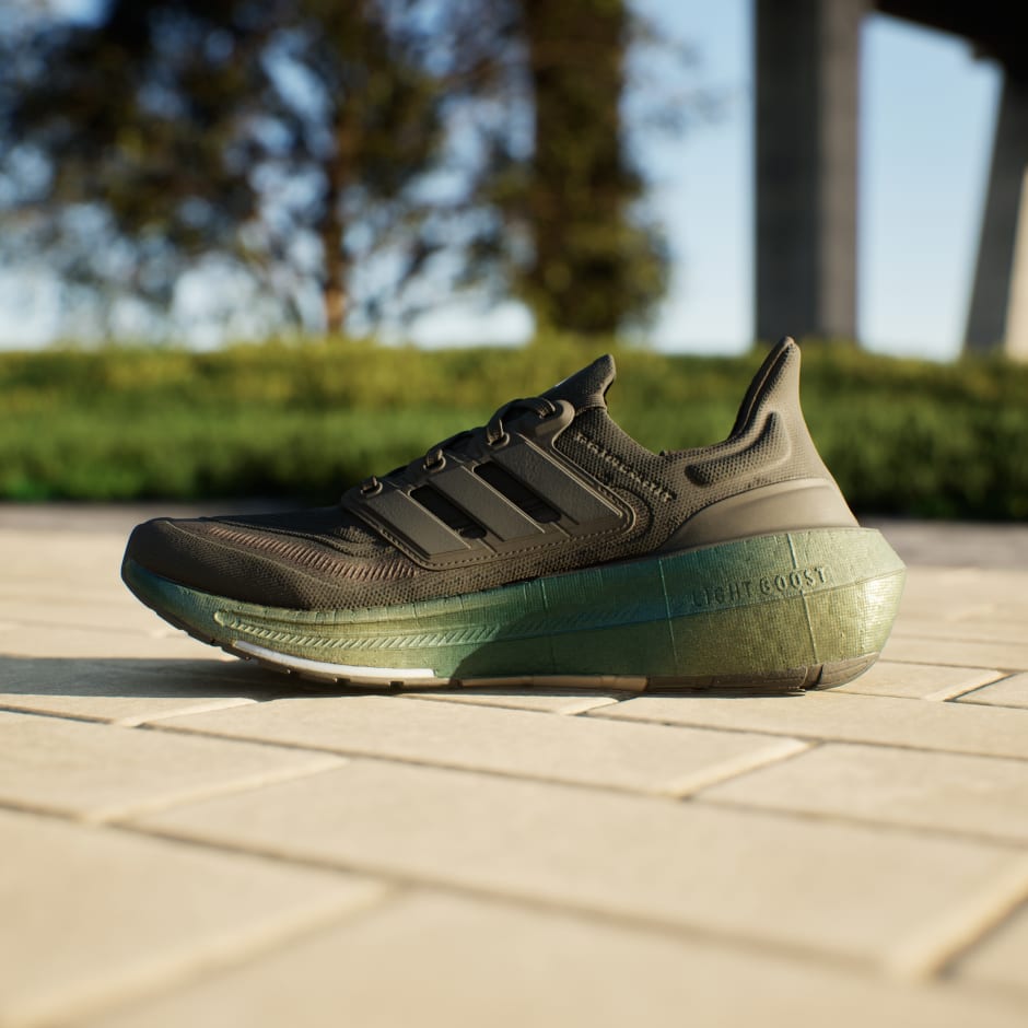 נעלי Ultraboost Light 