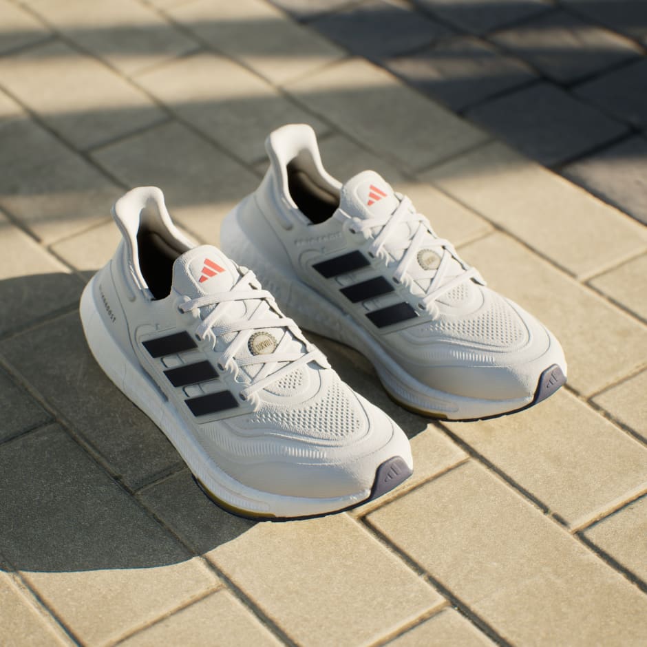 נעלי Ultraboost Light 