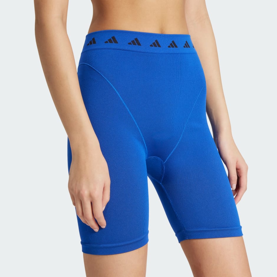 Pantaloni scurți EQT