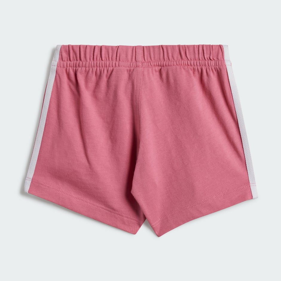 Set cu pantaloni scurți și tricou pentru copii