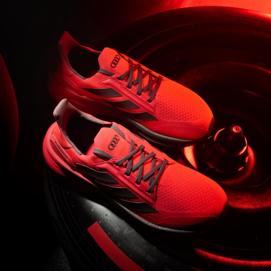 Pantofi ULTRABOOST 5 AUDI F1 TEAM