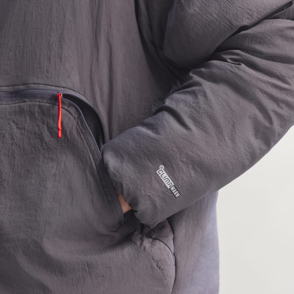 JACHETĂ CĂPTUȘITĂ AUDI REVOLUT F1 TEAM ENGINEERS & MARKETING