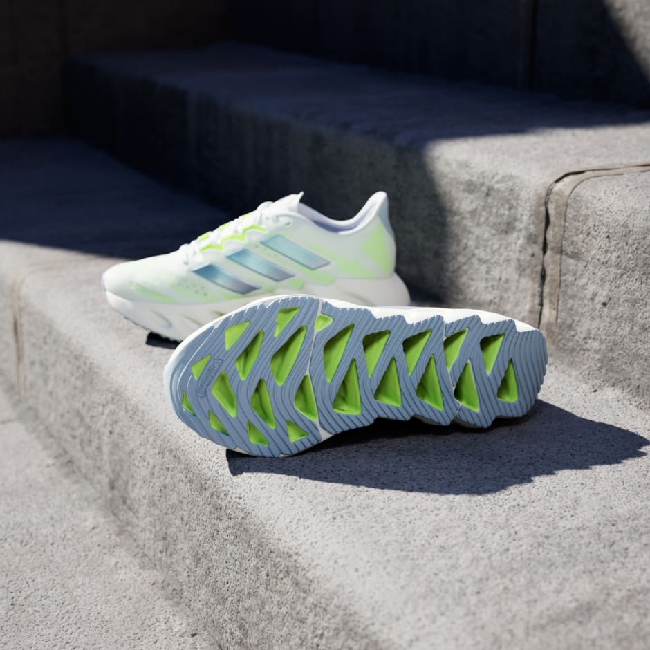 Switch FWD Running Shoes