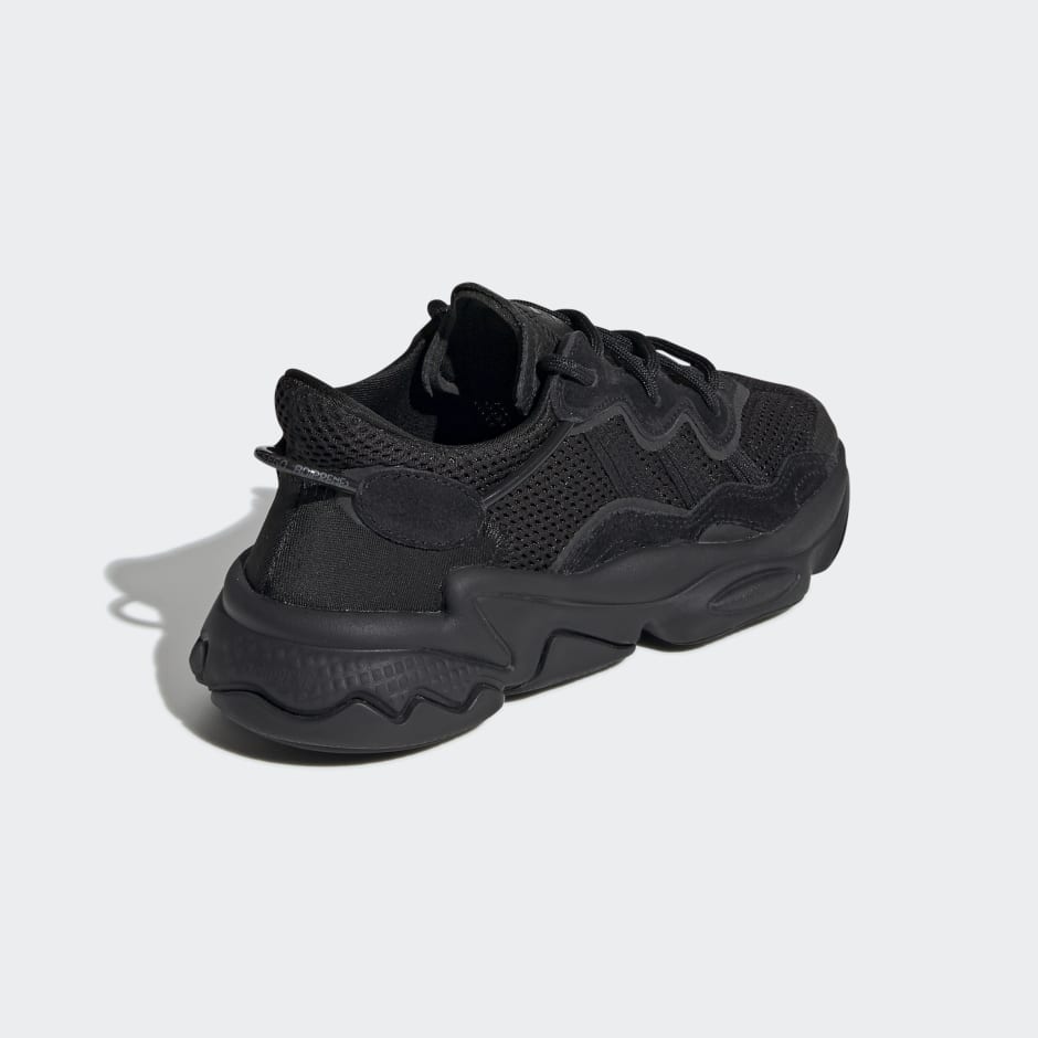 black men's ozweego