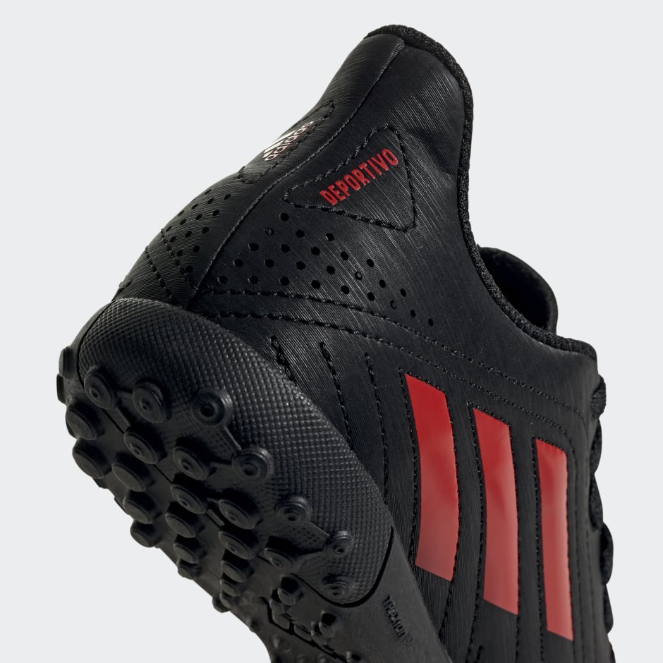 Deportivo Turf Boots