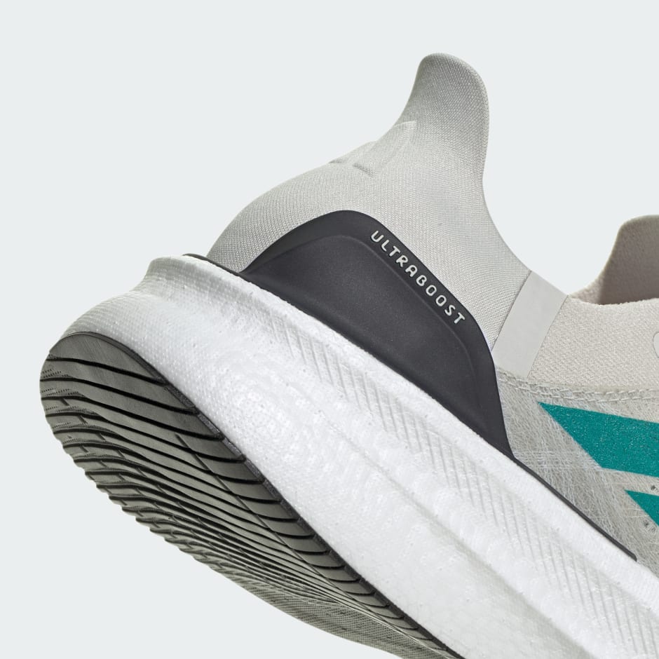 ULTRABOOST 5  STRUNG