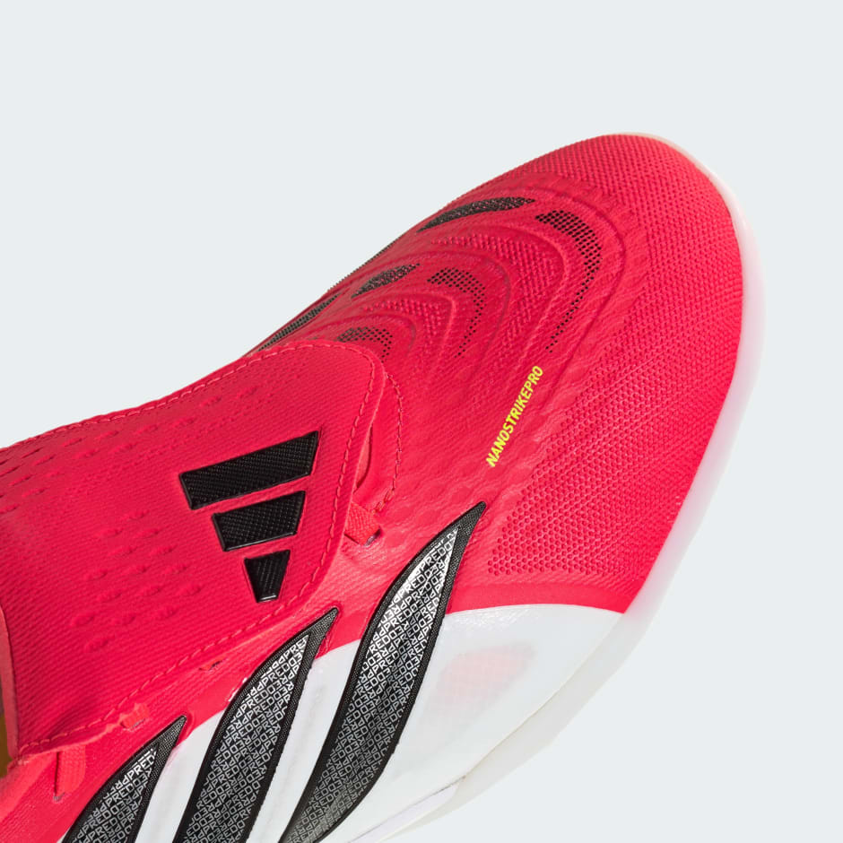 PREDATOR PRO Fold-Over Tongue Turf Football Shoes