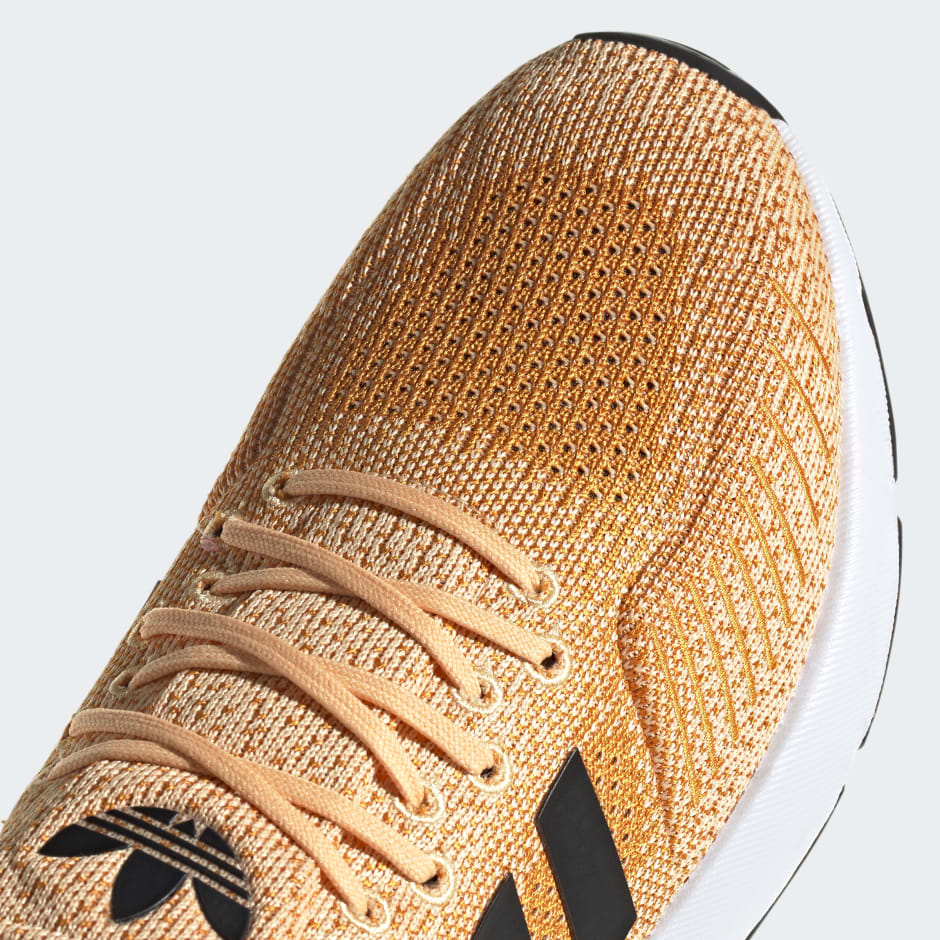 Tenis Swift Run 22
