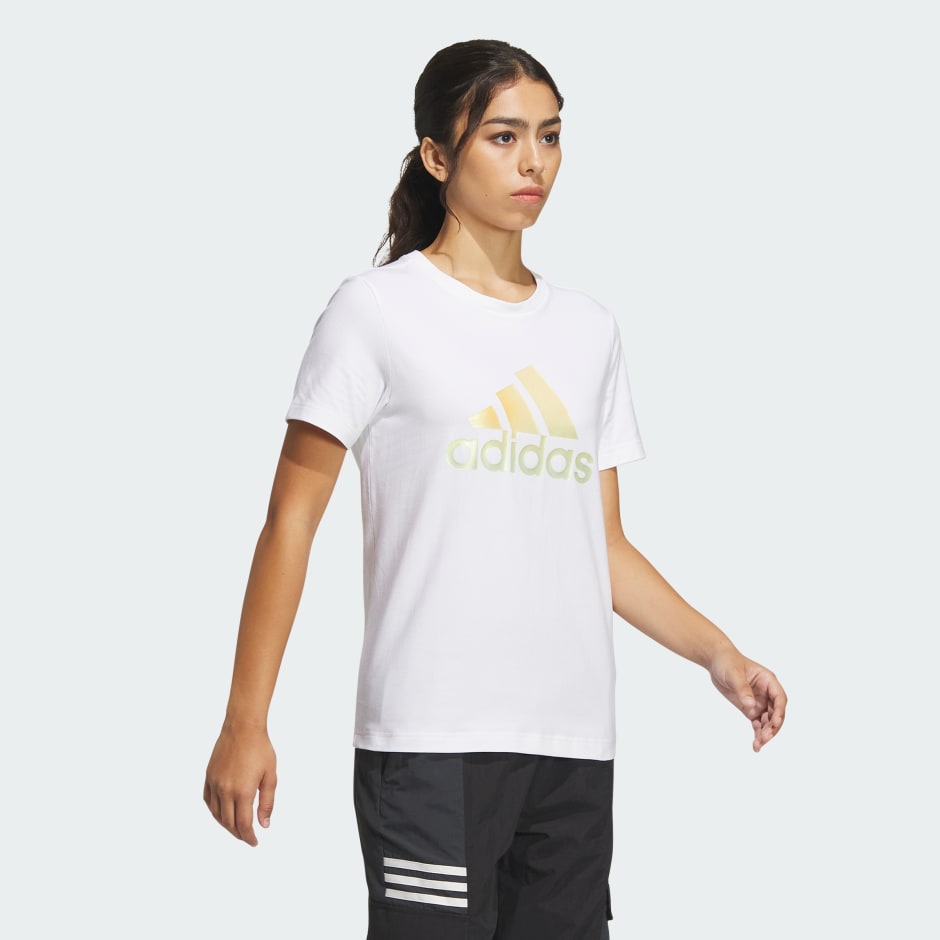 Must-Haves Badge of Sport Short Sleeve Logo Tee