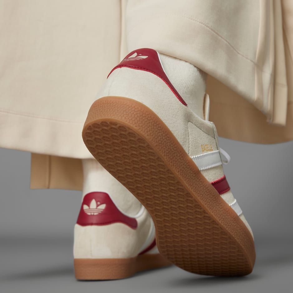 adidas Gazelle Shoes - Beige | adidas LK